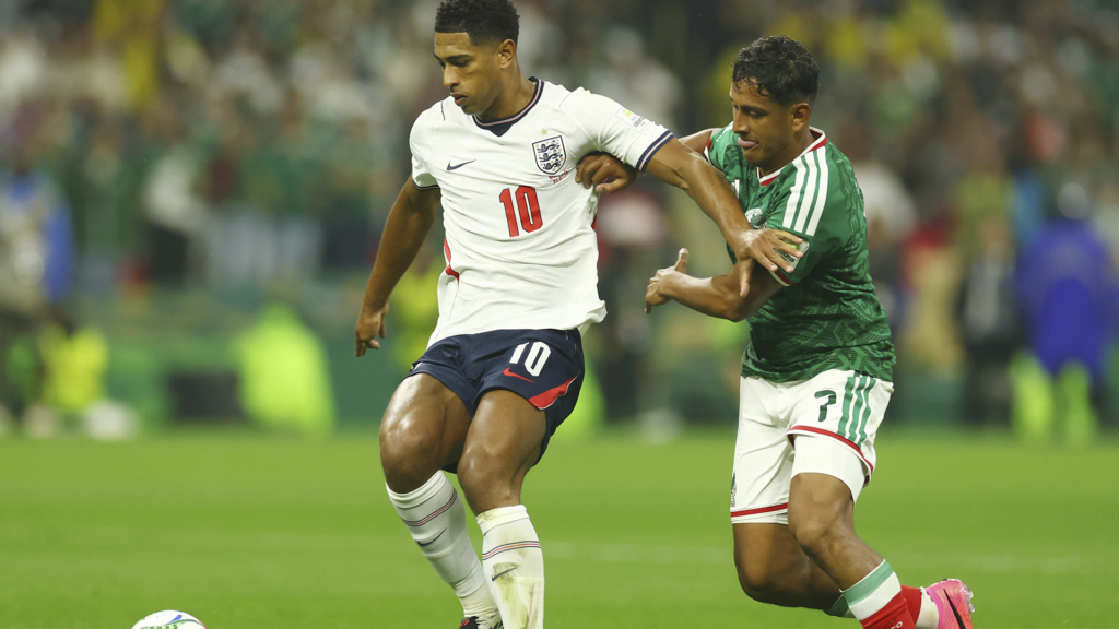 England Edge Mexico in World Cup Classic