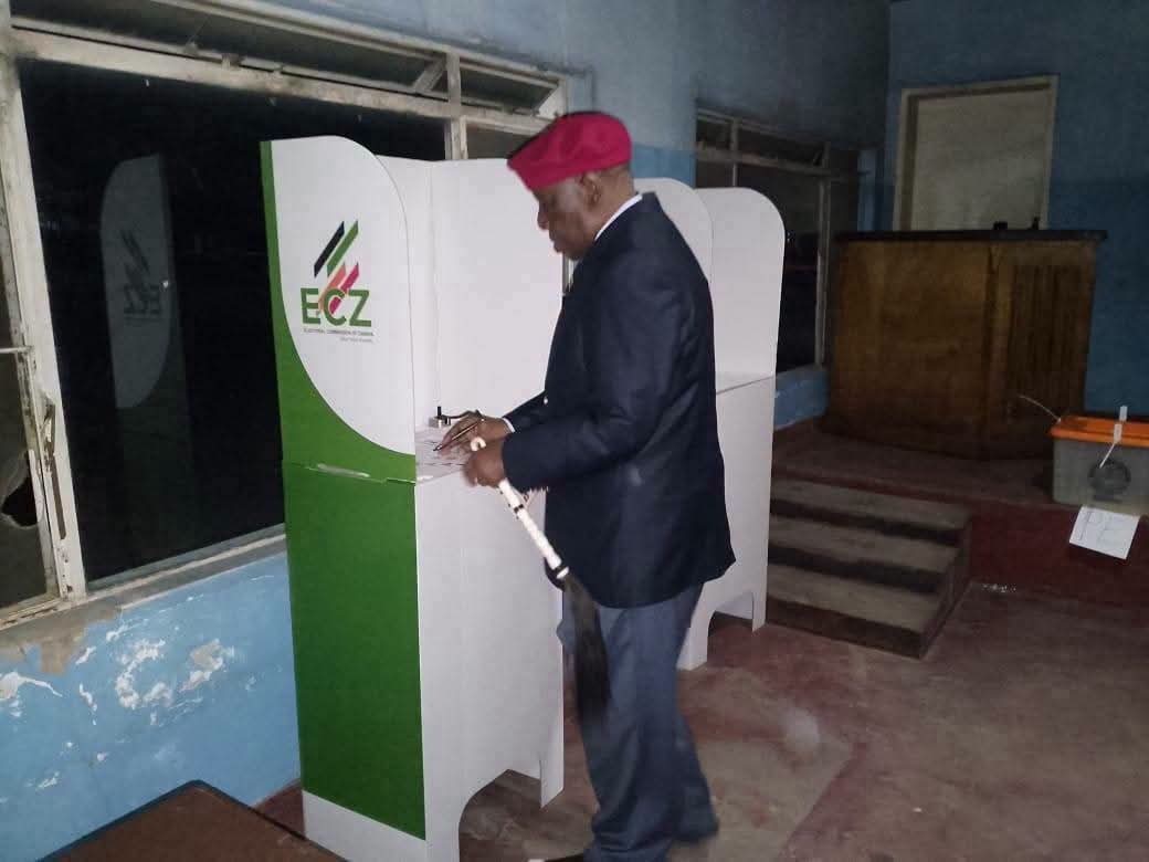 Litunga Lubosi Imwiko II Among First to Vote in Mongu